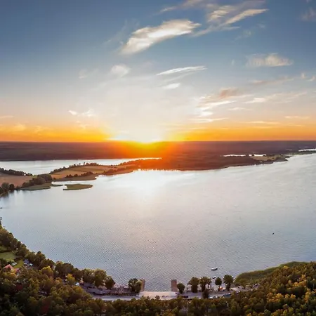 Osada Swory W Lesie Nad Jeziorem * Małe Swornegacie