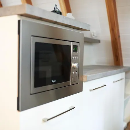 Osada Swory W Lesie Nad Jeziorem * Małe Swornegacie