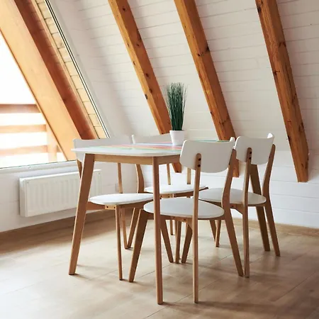 Osada Swory W Lesie Nad Jeziorem * Małe Swornegacie