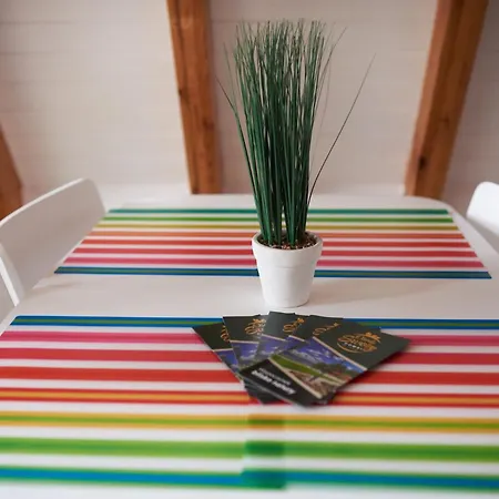 Osada Swory W Lesie Nad Jeziorem Małe Swornegacie