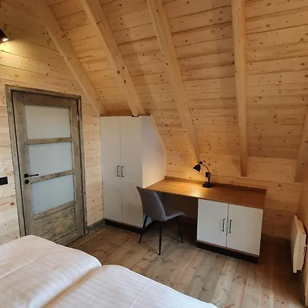 Osada Swory W Lesie Nad Jeziorem 別荘 *