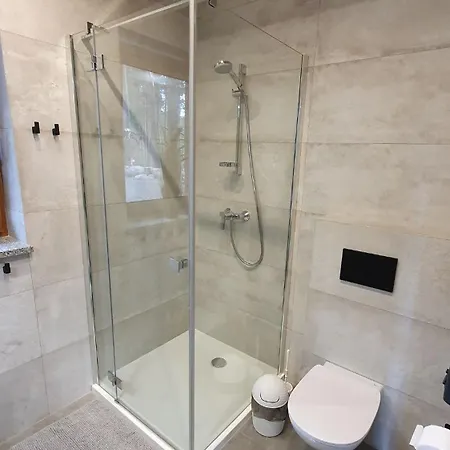 Osada Swory W Lesie Nad Jeziorem Casa vacanze *