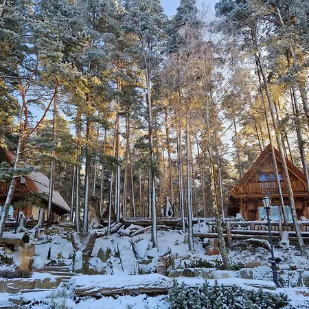 Osada Swory W Lesie Nad Jeziorem * Małe Swornegacie