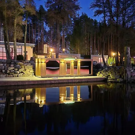 Osada Swory W Lesie Nad Jeziorem Casa vacanze *