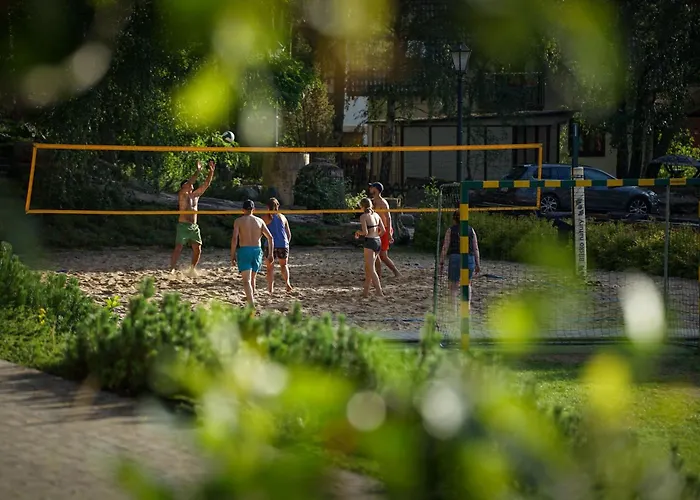 Osada Swory W Lesie Nad Jeziorem Сasa de vacaciones