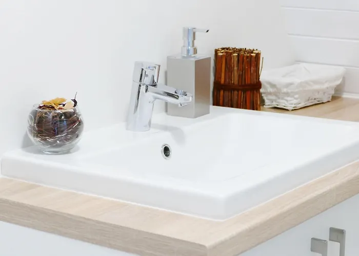 Semesterbostad Osada Swory W Lesie Nad Jeziorem Male Swornegacie