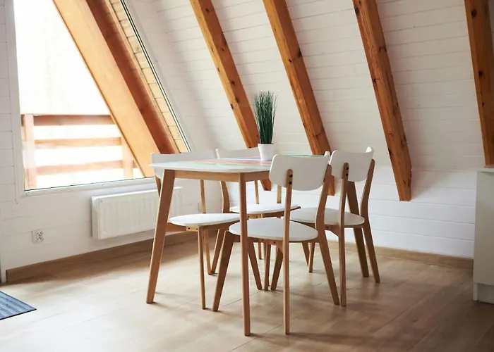 Osada Swory W Lesie Nad Jeziorem * Male Swornegacie