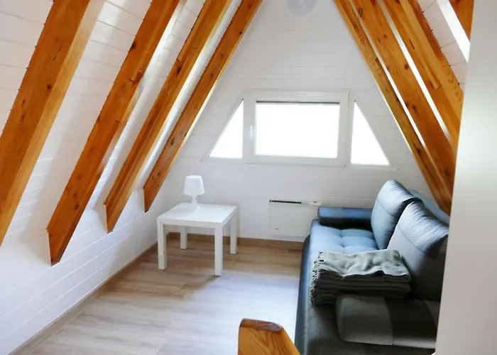 Osada Swory W Lesie Nad Jeziorem Сasa de vacaciones Male Swornegacie