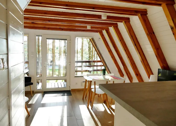 Osada Swory W Lesie Nad Jeziorem Сasa de vacaciones Male Swornegacie