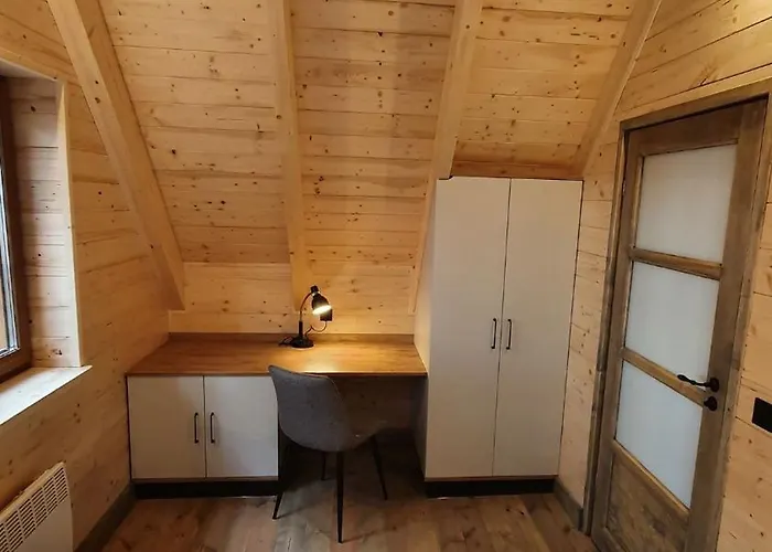 Osada Swory W Lesie Nad Jeziorem Сasa de vacaciones Male Swornegacie