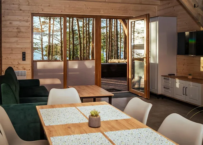 Semesterbostad Osada Swory W Lesie Nad Jeziorem