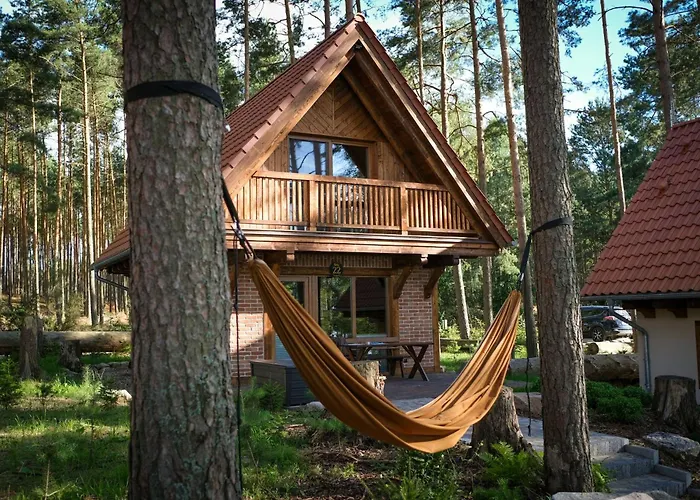 Osada Swory W Lesie Nad Jeziorem Semesterbostad *