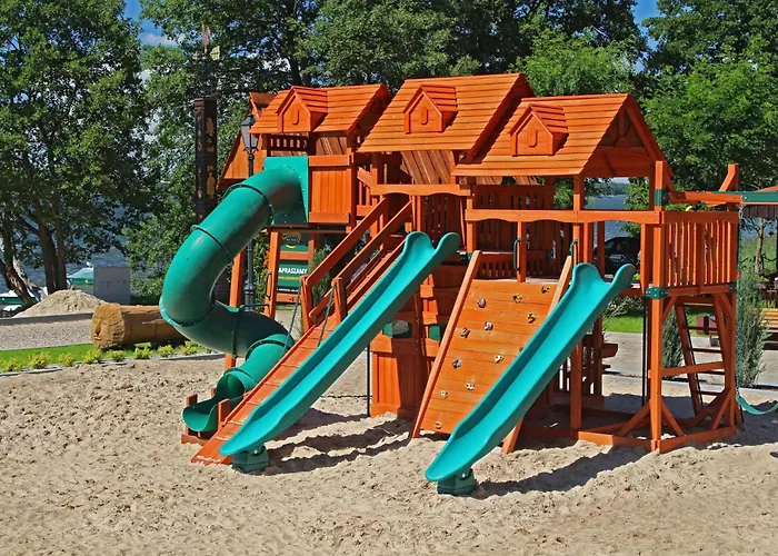 Osada Swory W Lesie Nad Jeziorem Сasa de vacaciones