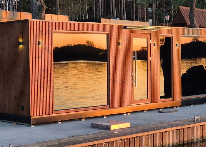 Osada Swory W Lesie Nad Jeziorem Сasa de vacaciones