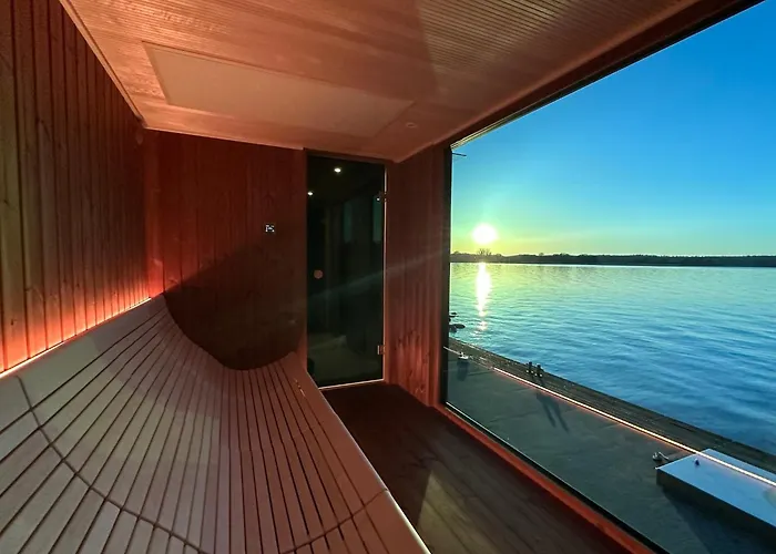 Osada Swory W Lesie Nad Jeziorem Semesterbostad